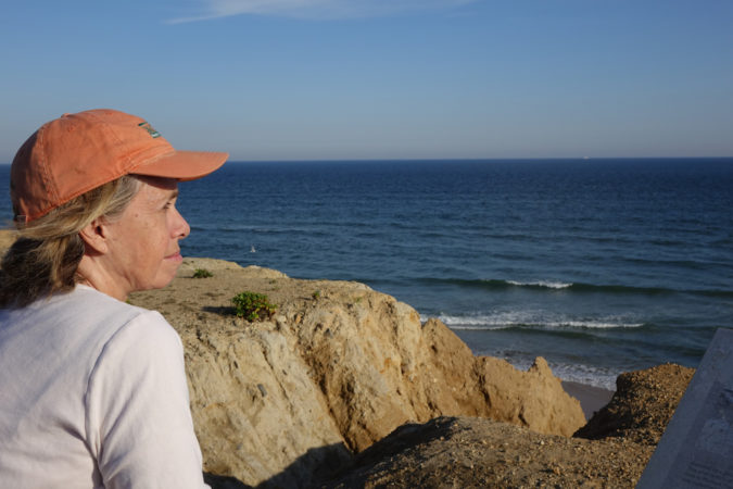 carol_on_cliff